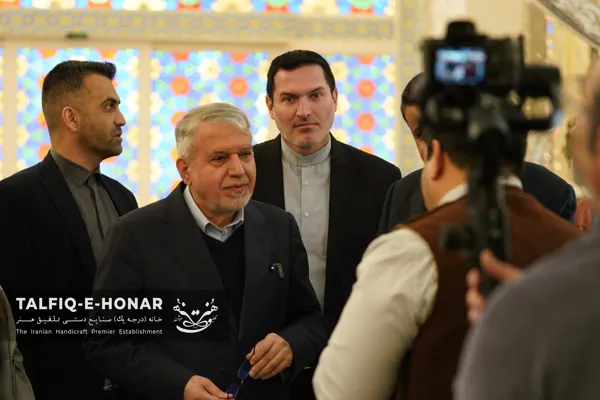 بازدید وزیر محترم میراث فرهنگی از مجموعه «تلفیق هنر»؛ تاکید بر نقش بخش خصوصی در شکوه صنایع دستی ایران